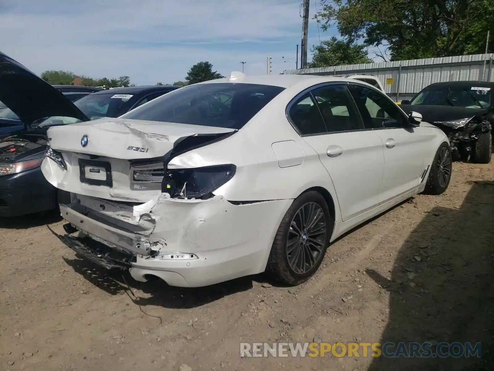 4 Photograph of a damaged car WBAJA7C58KWW39757 BMW 5 SERIES 2019