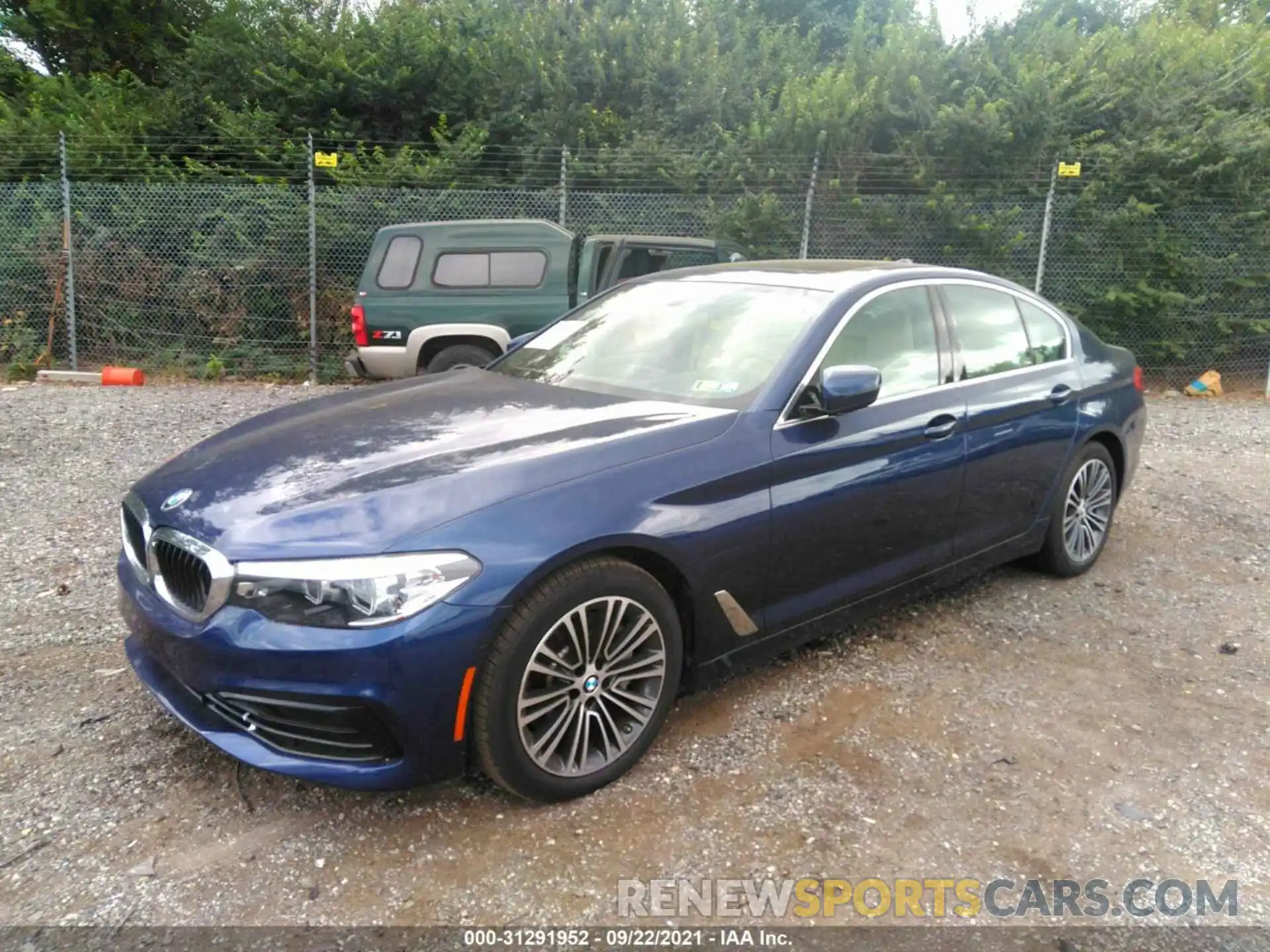 2 Photograph of a damaged car WBAJA7C5XKWW23138 BMW 5 SERIES 2019