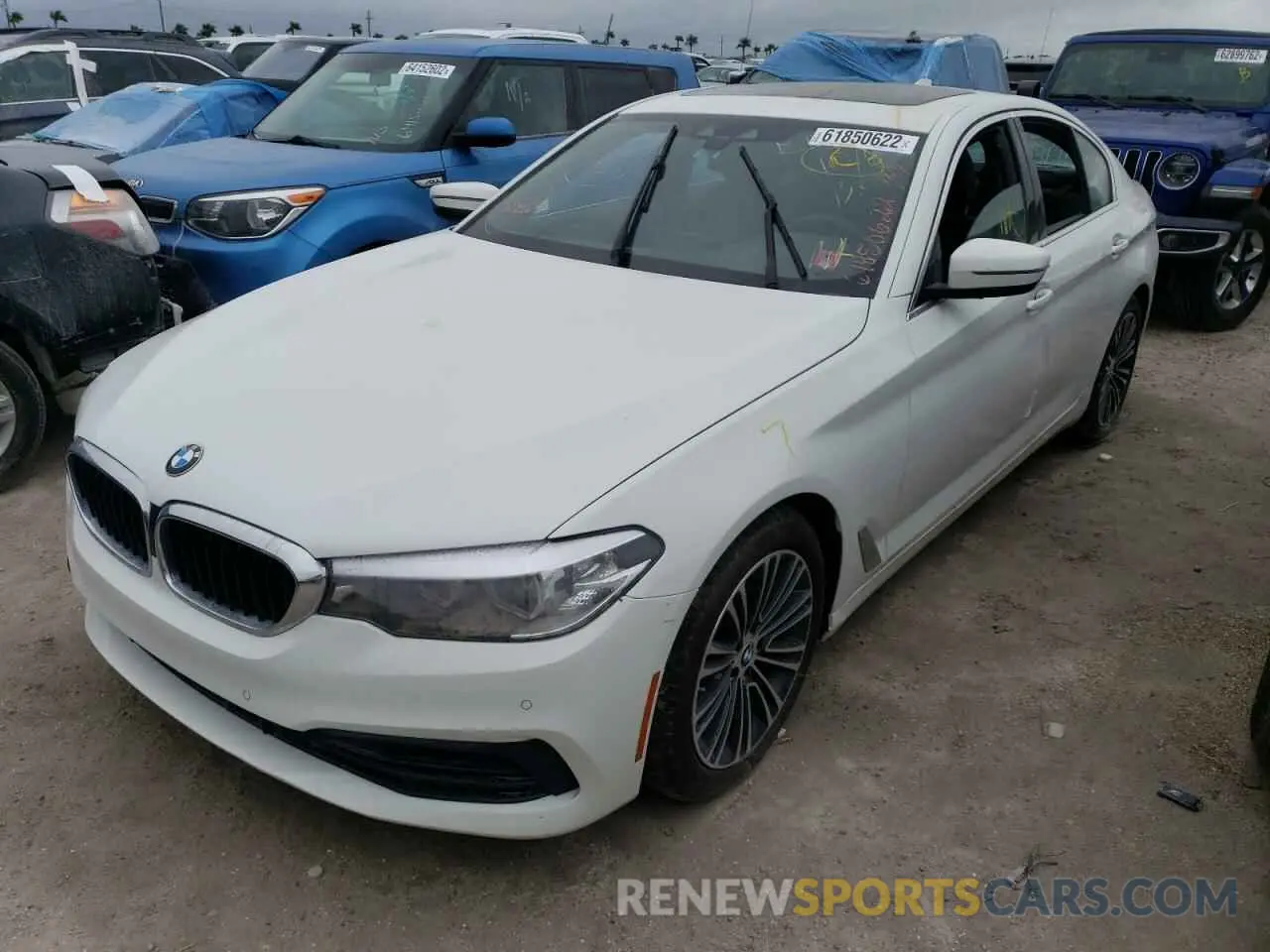 2 Photograph of a damaged car WBAJA7C5XKWW27240 BMW 5 SERIES 2019