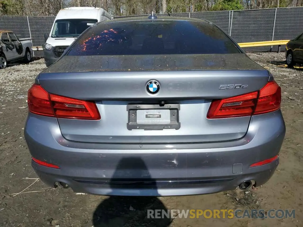 6 Photograph of a damaged car WBAJA9C50KB389398 BMW 5 SERIES 2019