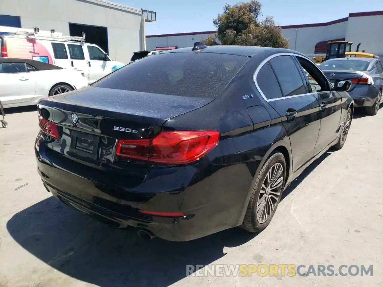 4 Photograph of a damaged car WBAJA9C51KB253961 BMW 5 SERIES 2019