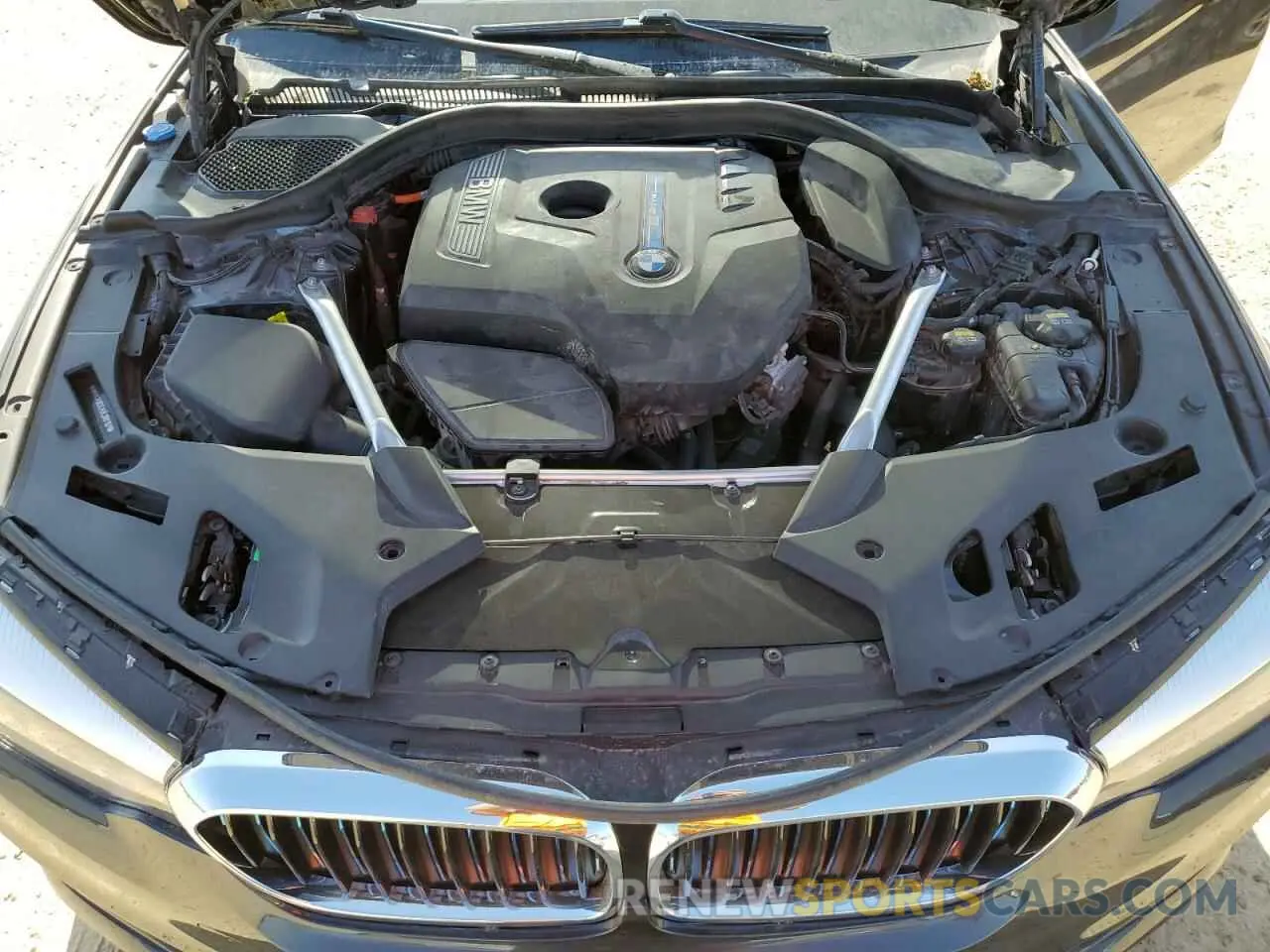11 Photograph of a damaged car WBAJA9C52KB389192 BMW 5 SERIES 2019