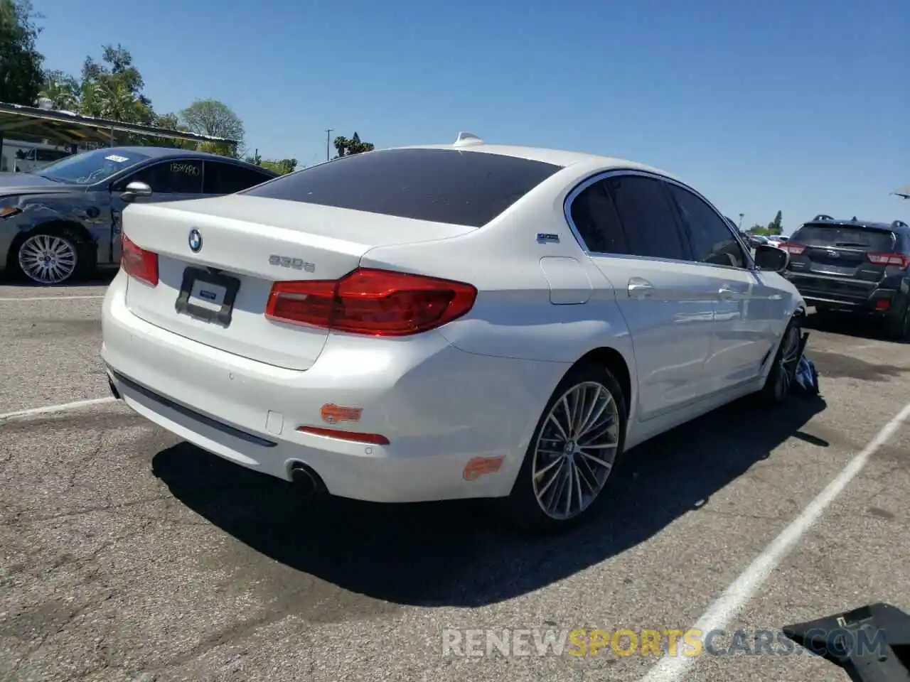 4 Photograph of a damaged car WBAJA9C52KB393792 BMW 5 SERIES 2019