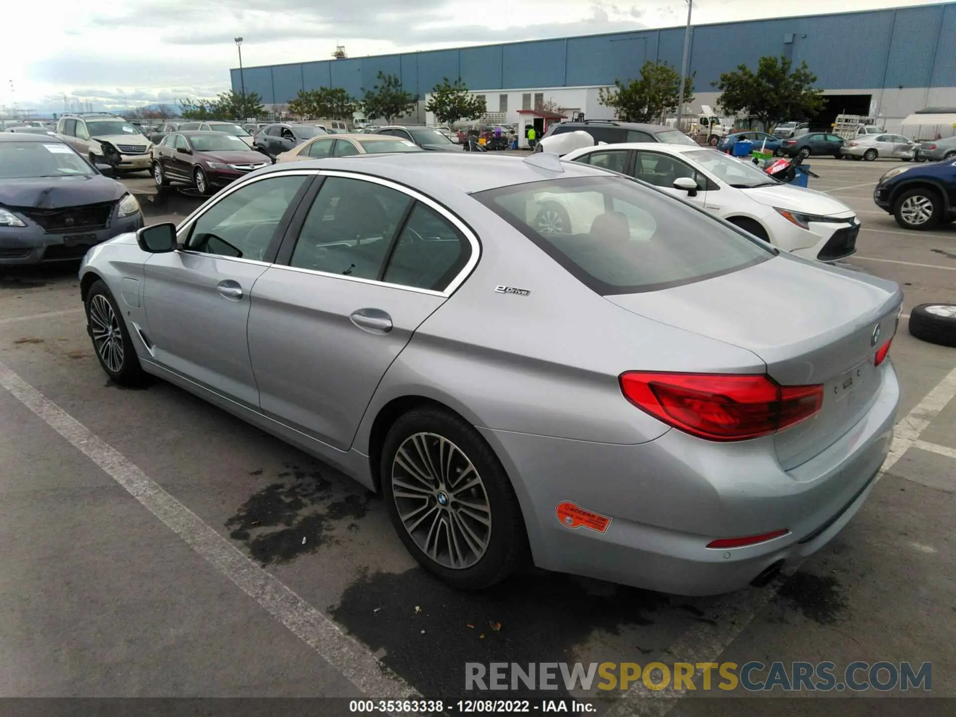 3 Photograph of a damaged car WBAJA9C52KB398667 BMW 5 SERIES 2019