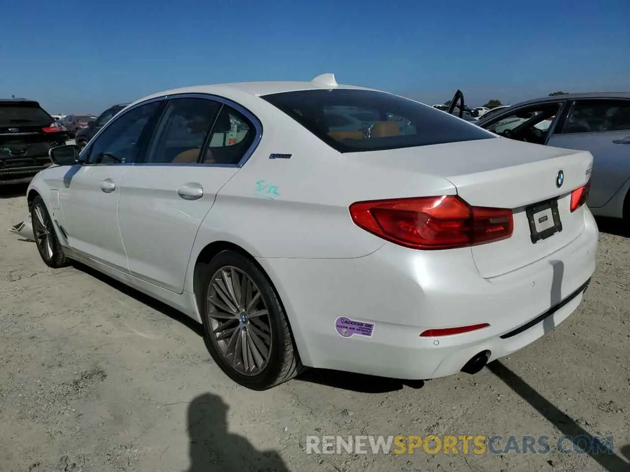 2 Photograph of a damaged car WBAJA9C54KB254585 BMW 5 SERIES 2019