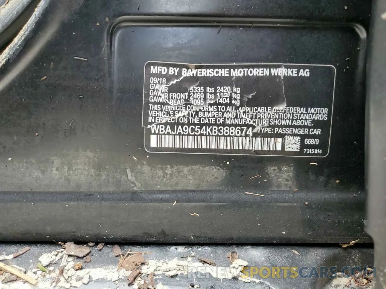 10 Photograph of a damaged car WBAJA9C54KB388674 BMW 5 SERIES 2019