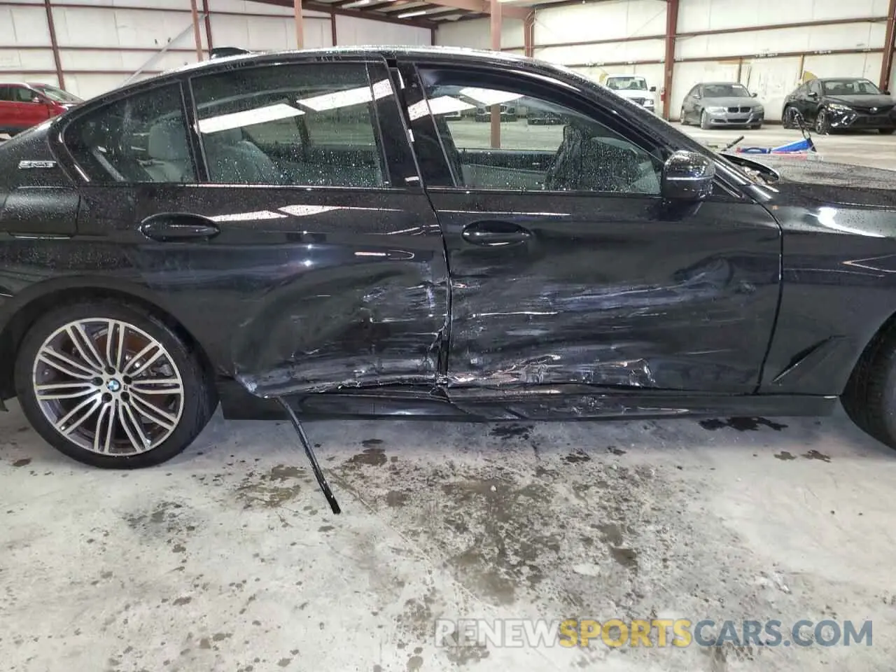 9 Photograph of a damaged car WBAJA9C54KB398587 BMW 5 SERIES 2019