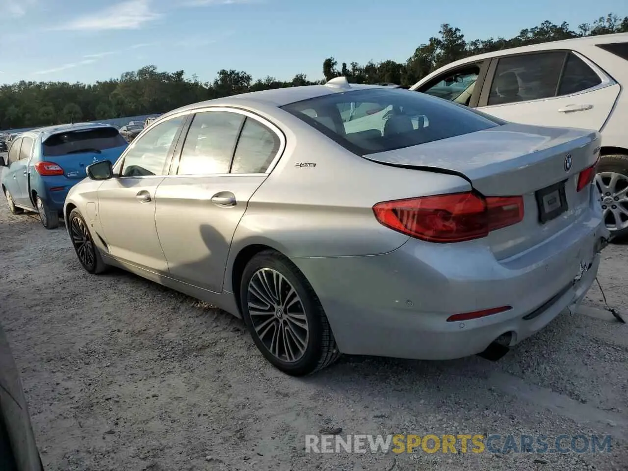 2 Photograph of a damaged car WBAJA9C54KB399240 BMW 5 SERIES 2019