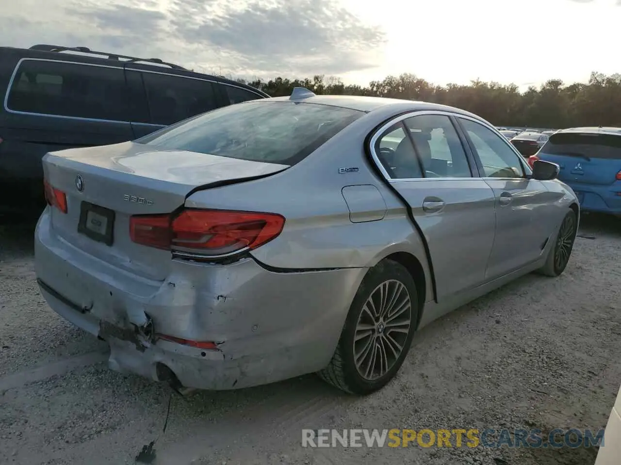3 Photograph of a damaged car WBAJA9C54KB399240 BMW 5 SERIES 2019