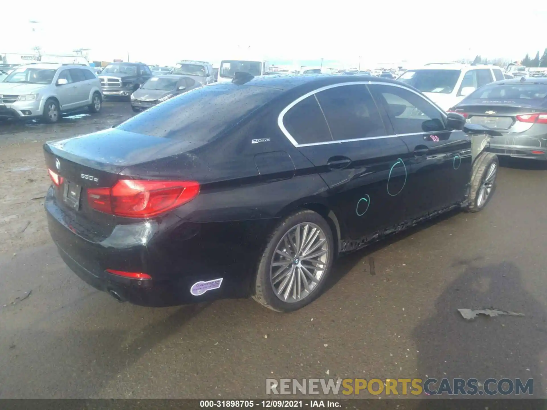 4 Photograph of a damaged car WBAJA9C56KB254068 BMW 5 SERIES 2019