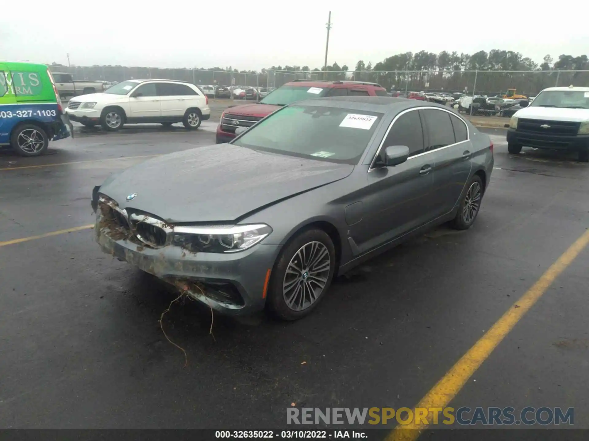 2 Photograph of a damaged car WBAJA9C56KB388515 BMW 5 SERIES 2019