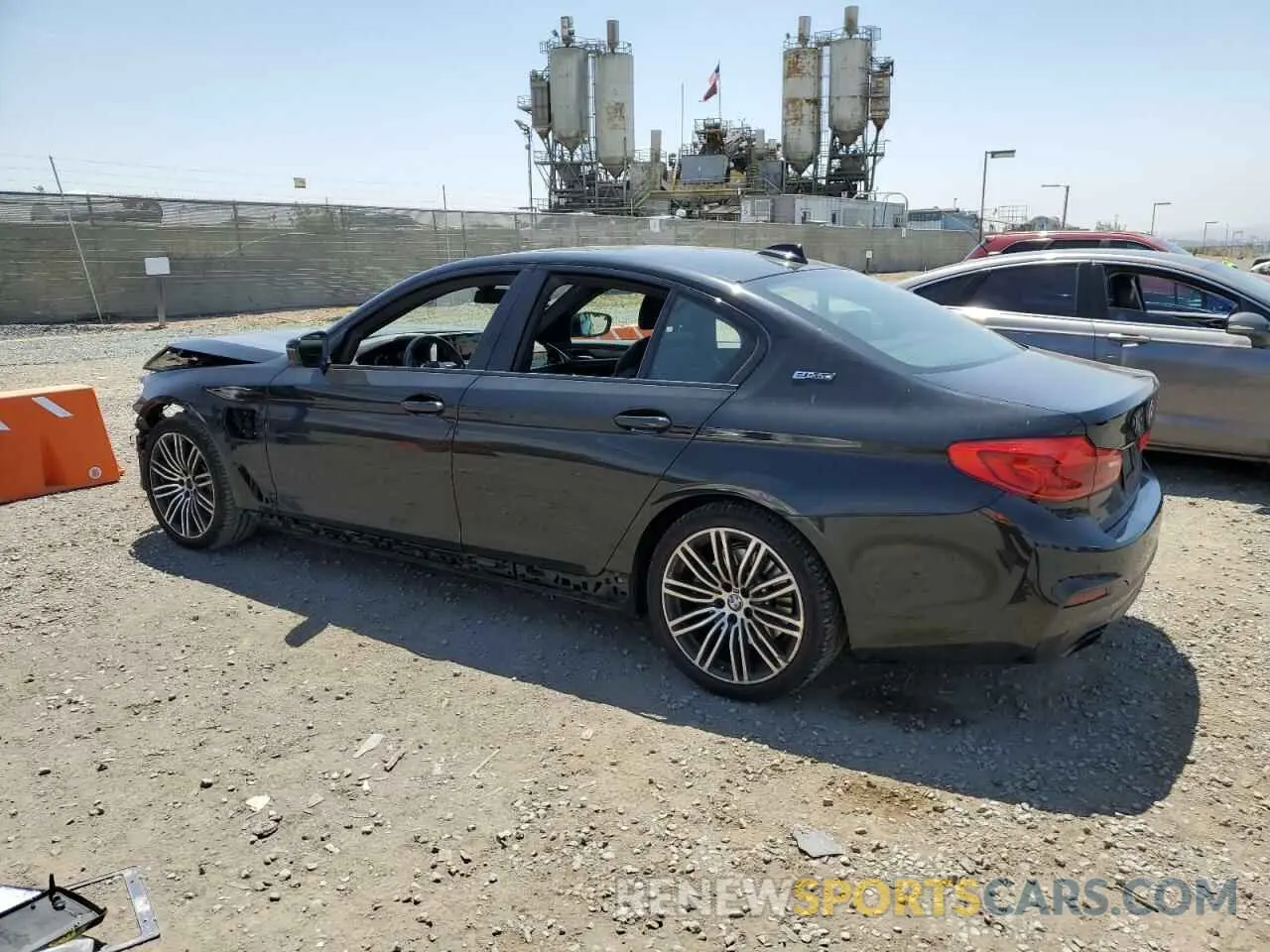 2 Photograph of a damaged car WBAJA9C56KB398509 BMW 5 SERIES 2019
