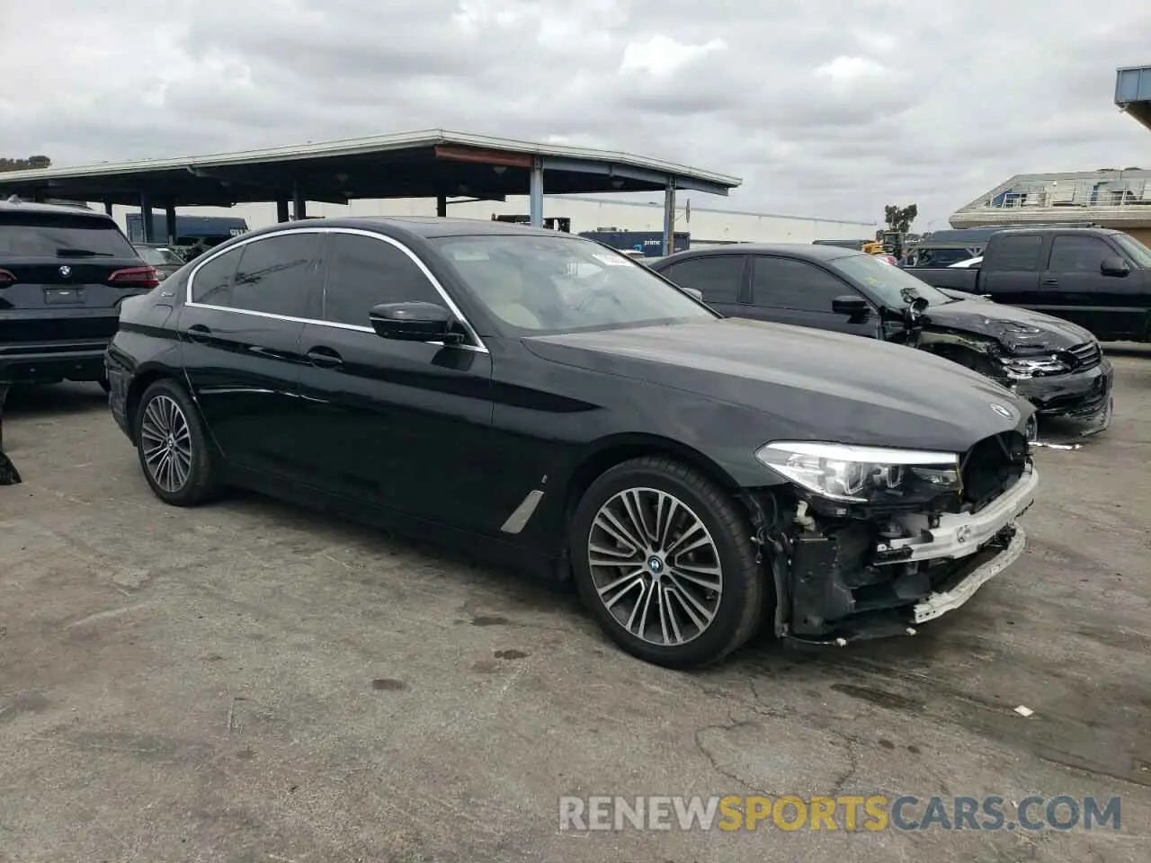 4 Photograph of a damaged car WBAJA9C56KB398834 BMW 5 SERIES 2019