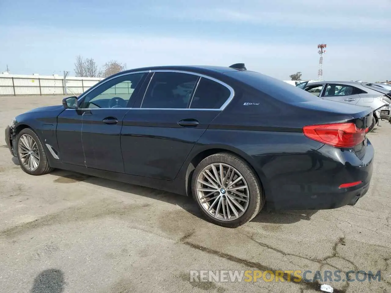 2 Photograph of a damaged car WBAJA9C57KB254712 BMW 5 SERIES 2019
