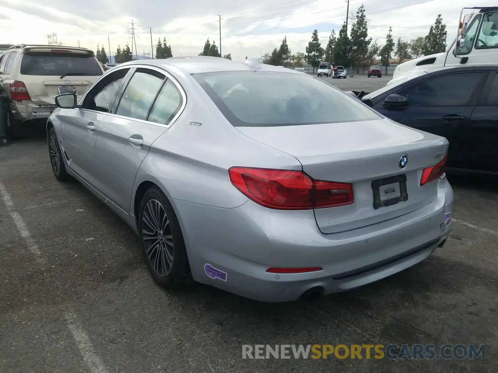 3 Photograph of a damaged car WBAJA9C58KB253620 BMW 5 SERIES 2019