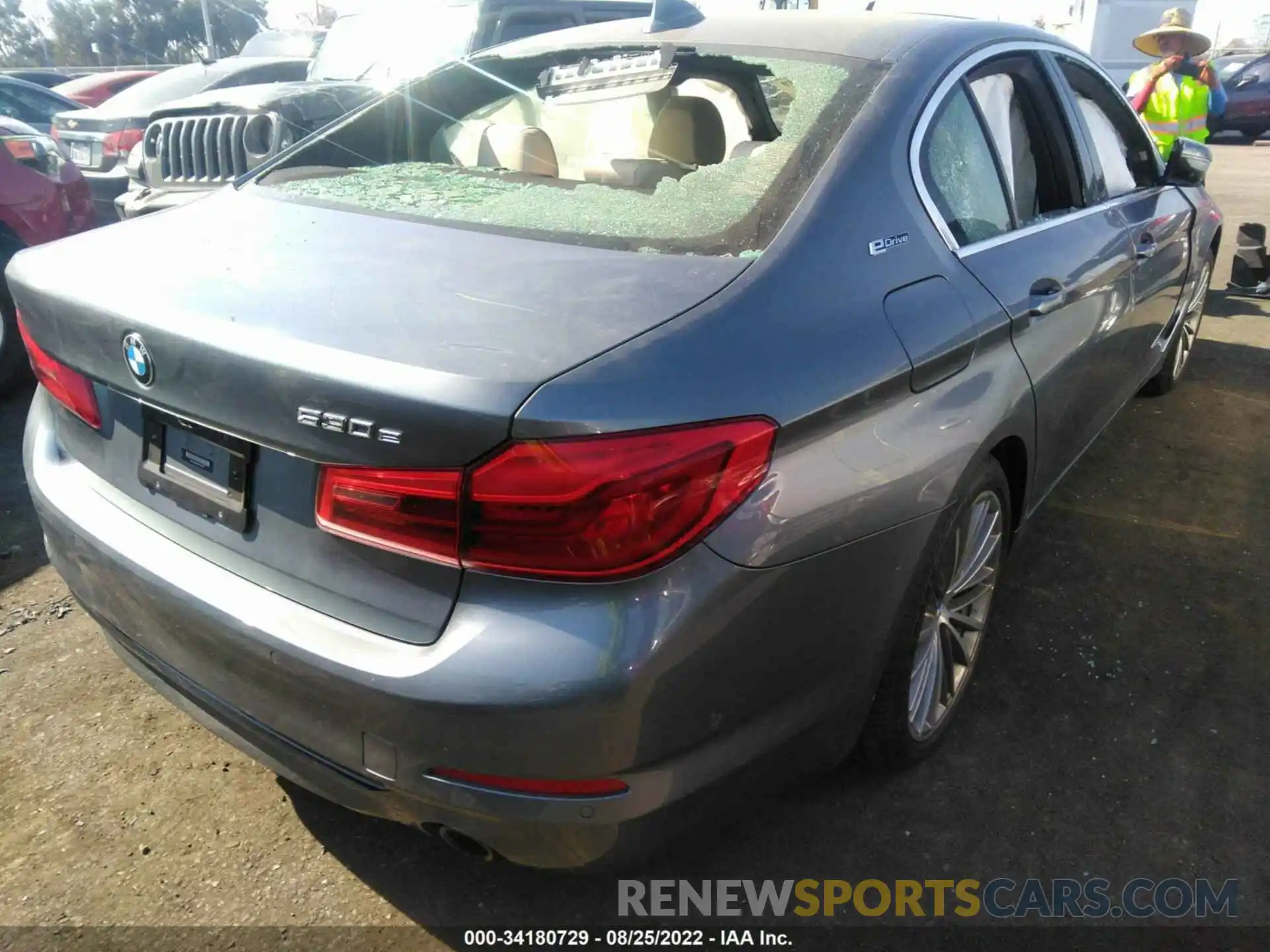 4 Photograph of a damaged car WBAJA9C58KB392856 BMW 5 SERIES 2019