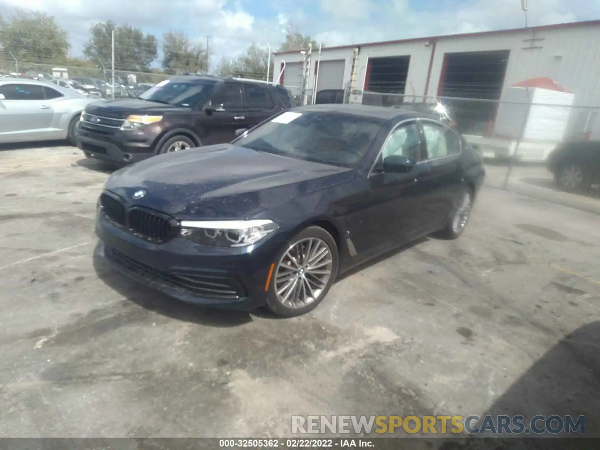 2 Photograph of a damaged car WBAJA9C59KB393501 BMW 5 SERIES 2019