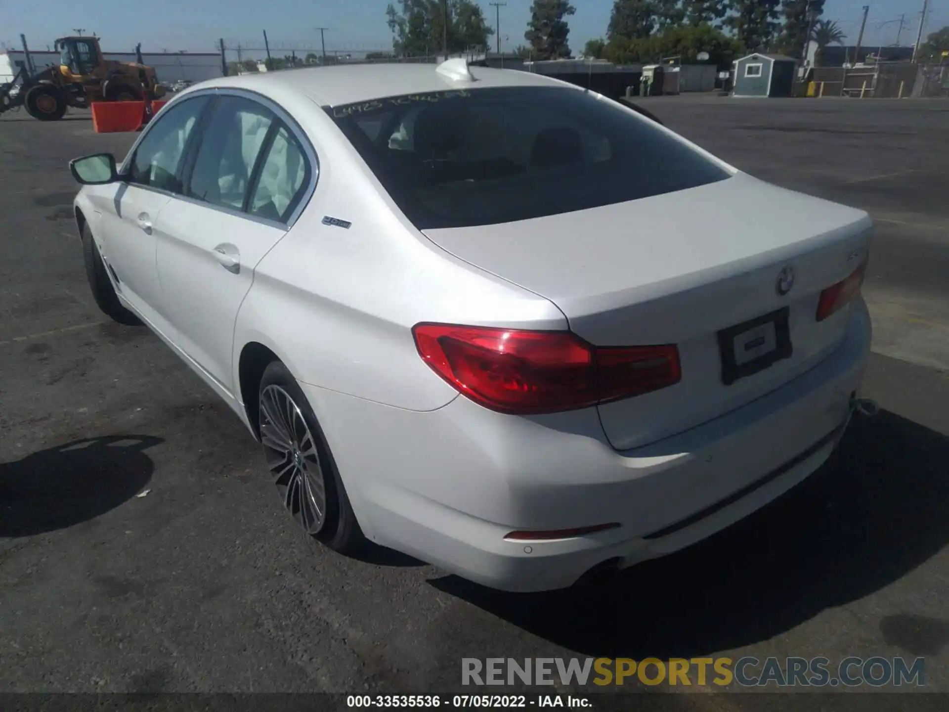 3 Photograph of a damaged car WBAJA9C5XKB253828 BMW 5 SERIES 2019