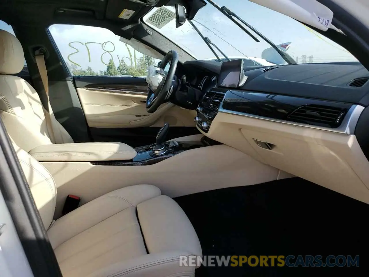 5 Photograph of a damaged car WBAJA9C5XKB388260 BMW 5 SERIES 2019