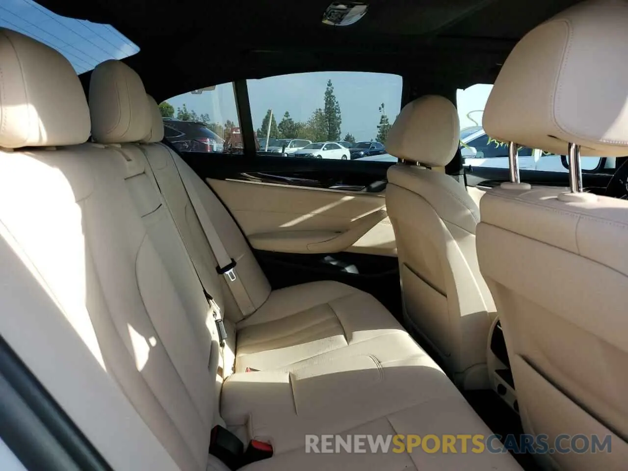 6 Photograph of a damaged car WBAJA9C5XKB388260 BMW 5 SERIES 2019