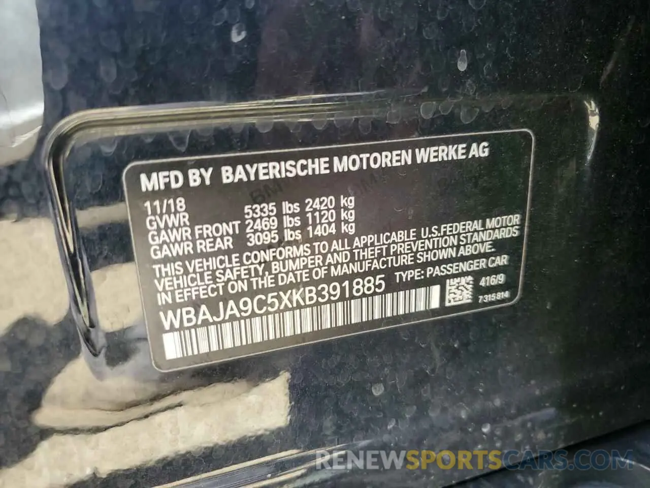 12 Photograph of a damaged car WBAJA9C5XKB391885 BMW 5 SERIES 2019