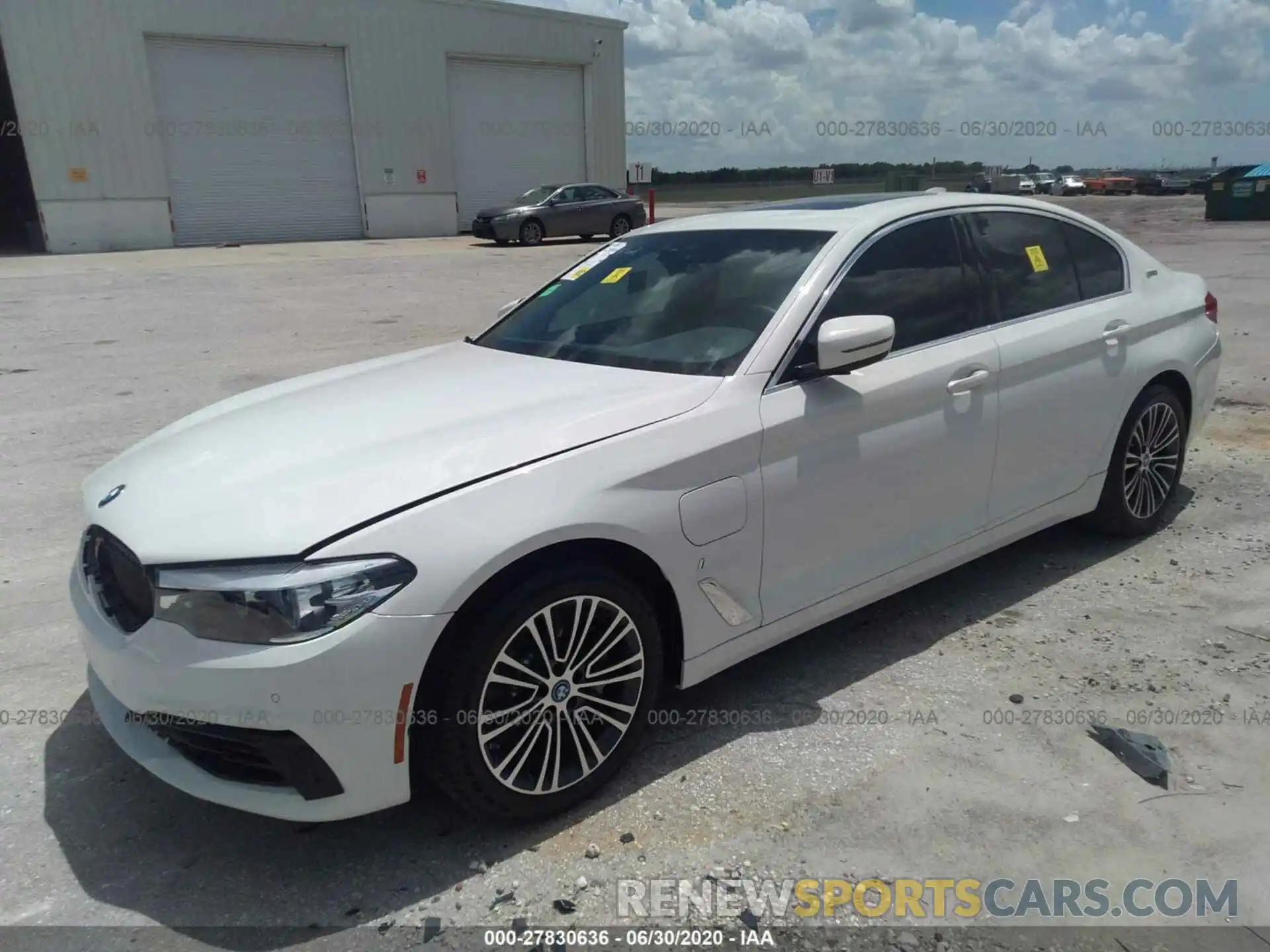 2 Photograph of a damaged car WBAJA9C5XKB392437 BMW 5 SERIES 2019