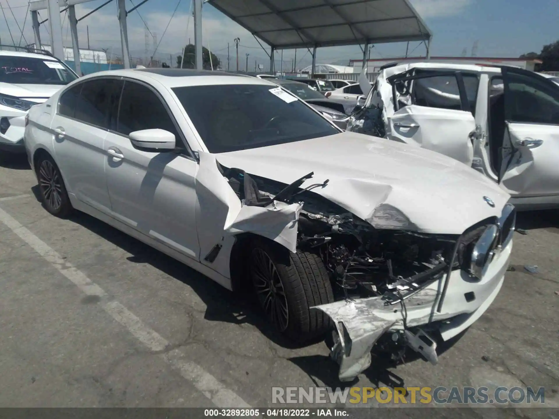 1 Photograph of a damaged car WBAJA9C5XKB399274 BMW 5 SERIES 2019