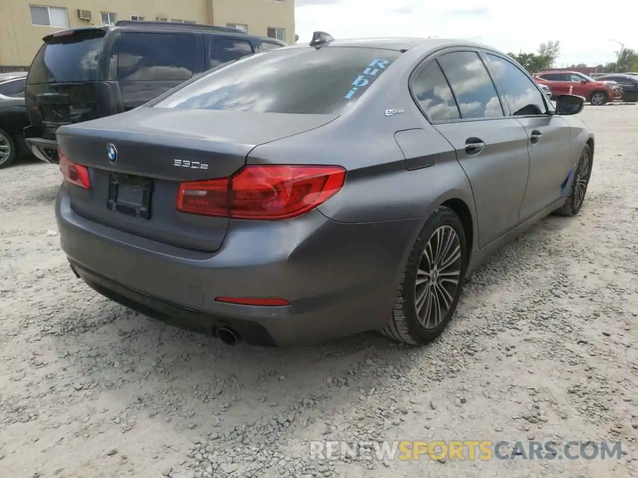 4 Photograph of a damaged car WBAJA9C5XKB399565 BMW 5 SERIES 2019