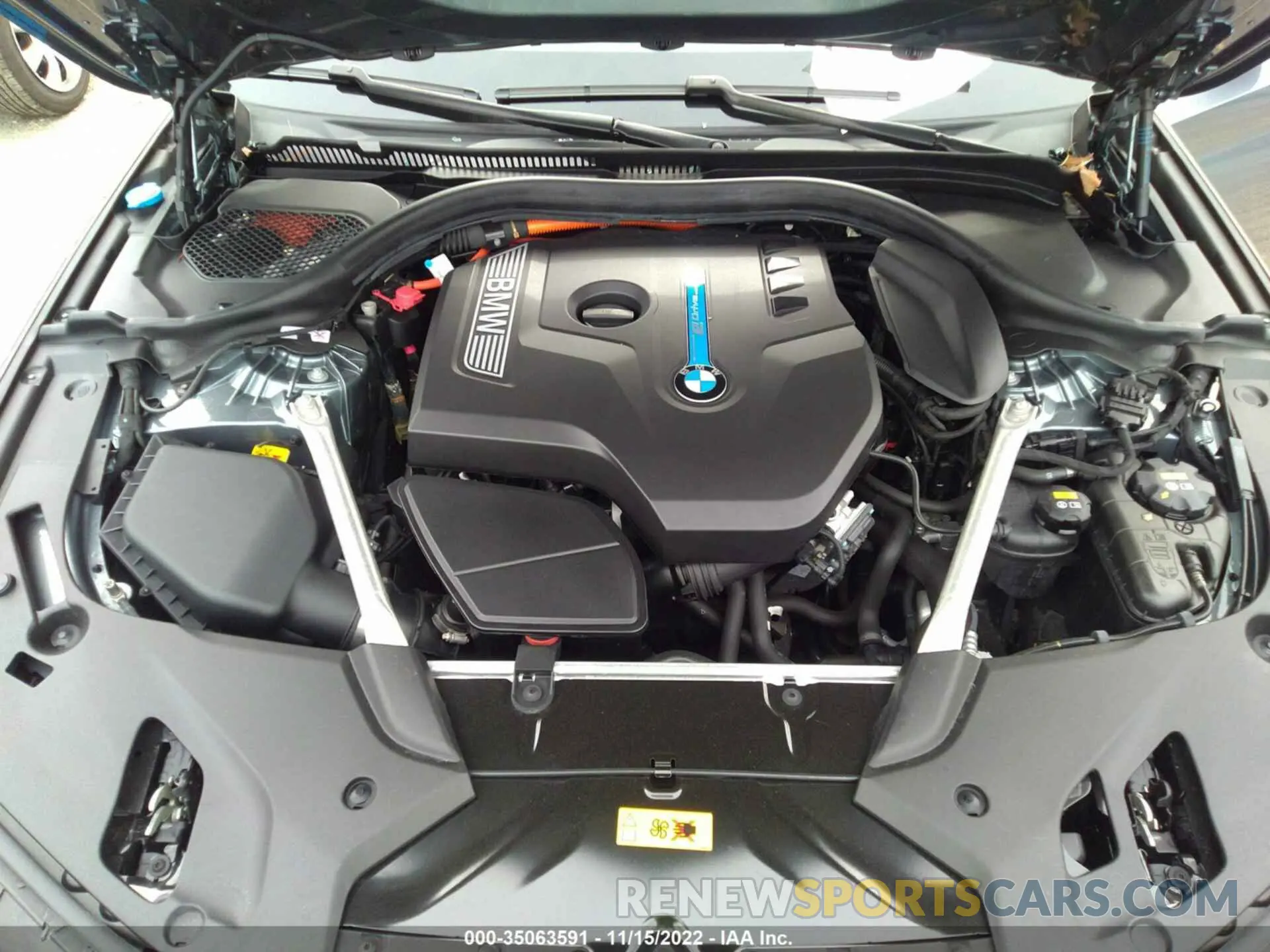 10 Photograph of a damaged car WBAJB1C51KB376612 BMW 5 SERIES 2019