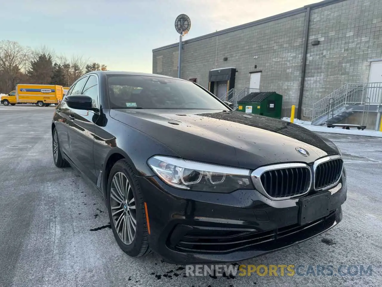 1 Photograph of a damaged car WBAJB1C52KB375565 BMW 5 SERIES 2019