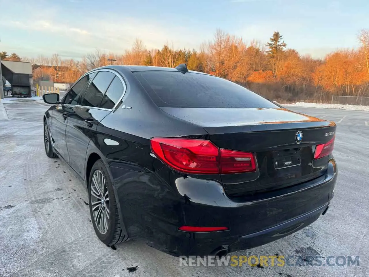 3 Photograph of a damaged car WBAJB1C52KB375565 BMW 5 SERIES 2019