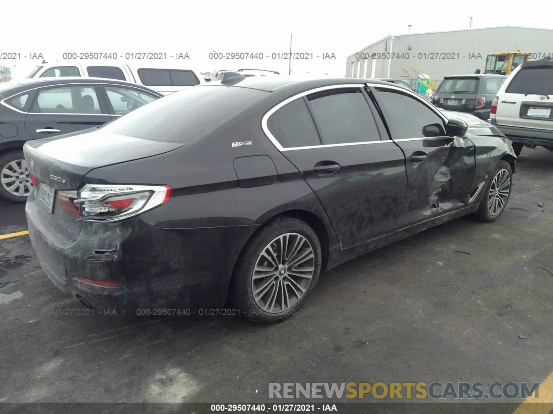 4 Photograph of a damaged car WBAJB1C53KB375218 BMW 5 SERIES 2019