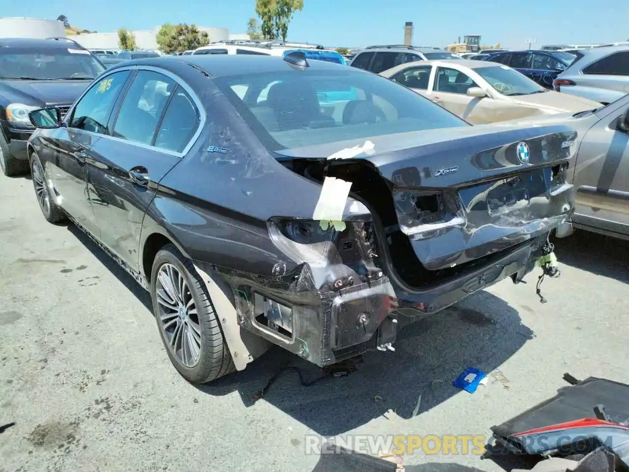 3 Photograph of a damaged car WBAJB1C54KB376376 BMW 5 SERIES 2019