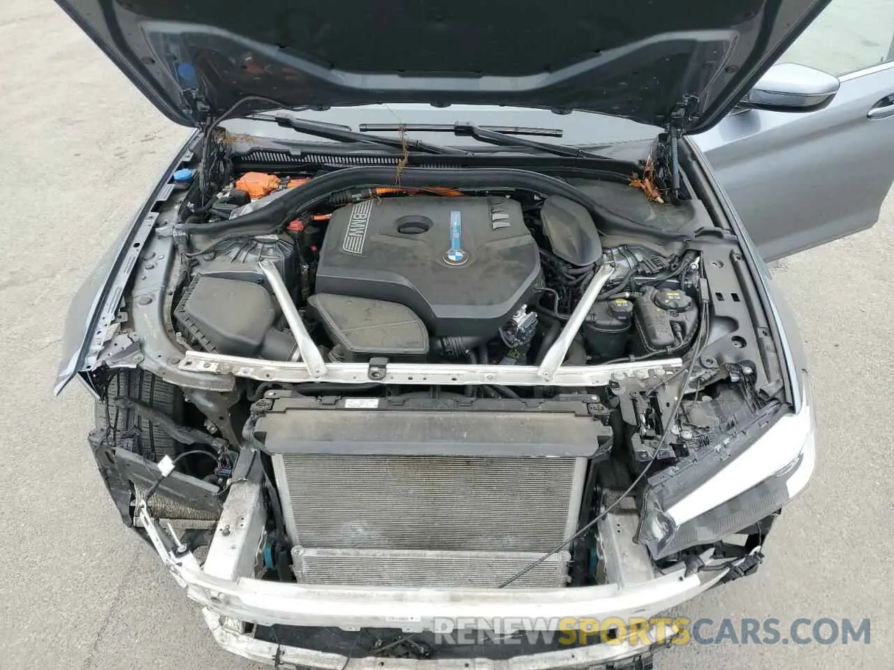 13 Photograph of a damaged car WBAJB1C56KB375312 BMW 5 SERIES 2019