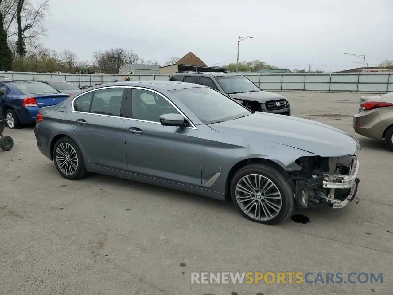 4 Photograph of a damaged car WBAJB1C56KB375312 BMW 5 SERIES 2019