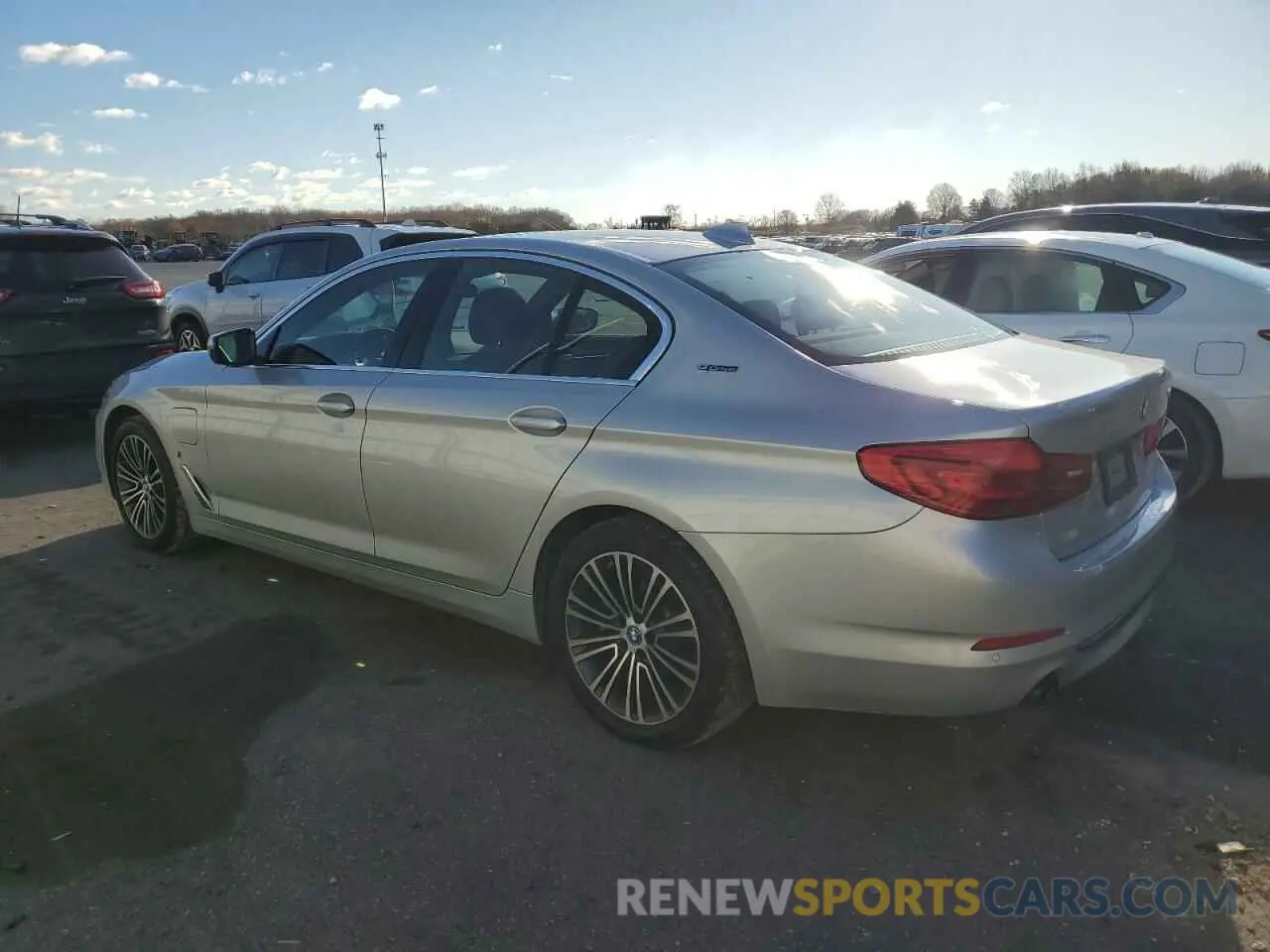 2 Photograph of a damaged car WBAJB1C56KB375617 BMW 5 SERIES 2019