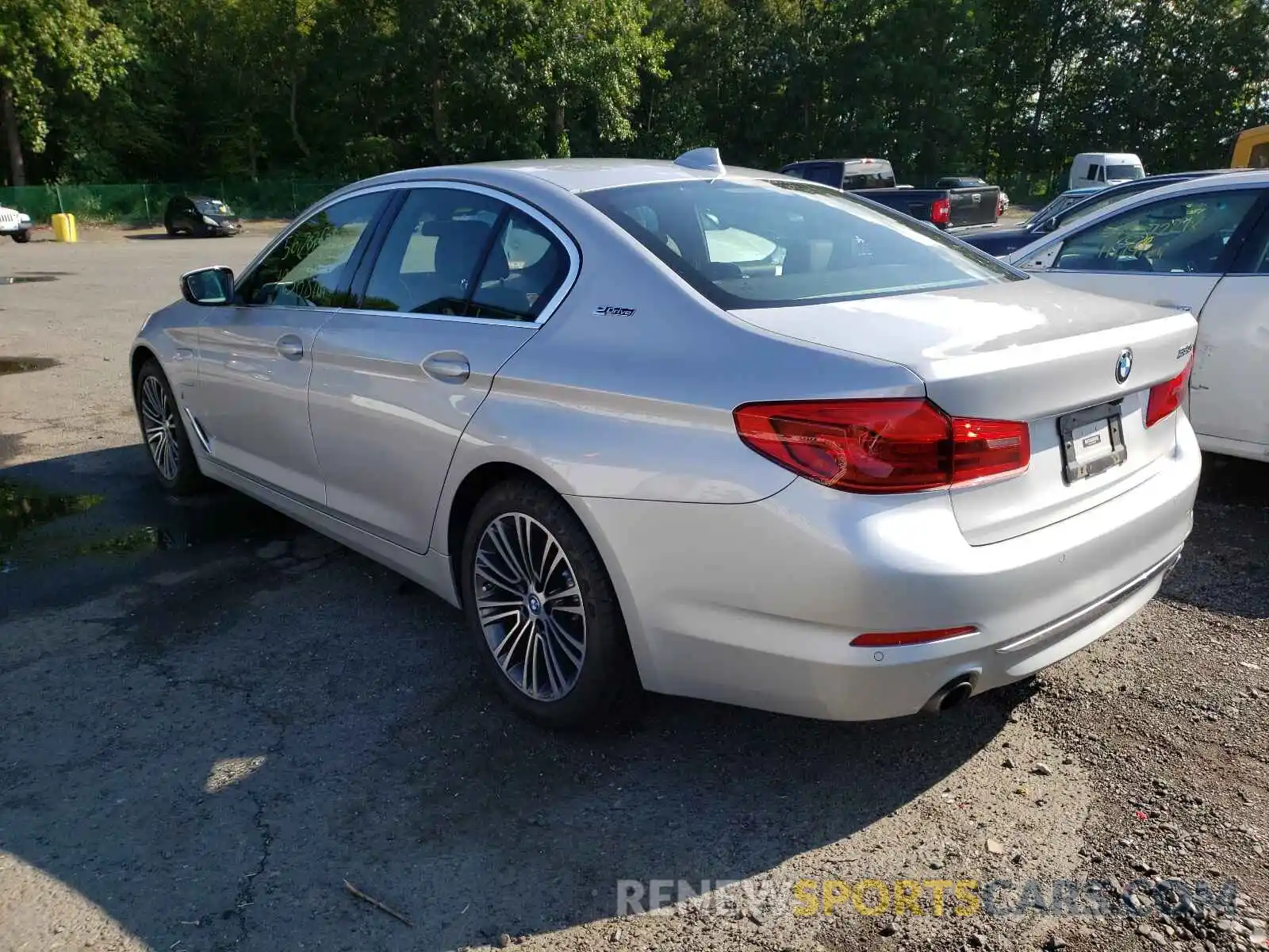 3 Photograph of a damaged car WBAJB1C57KB376193 BMW 5 SERIES 2019