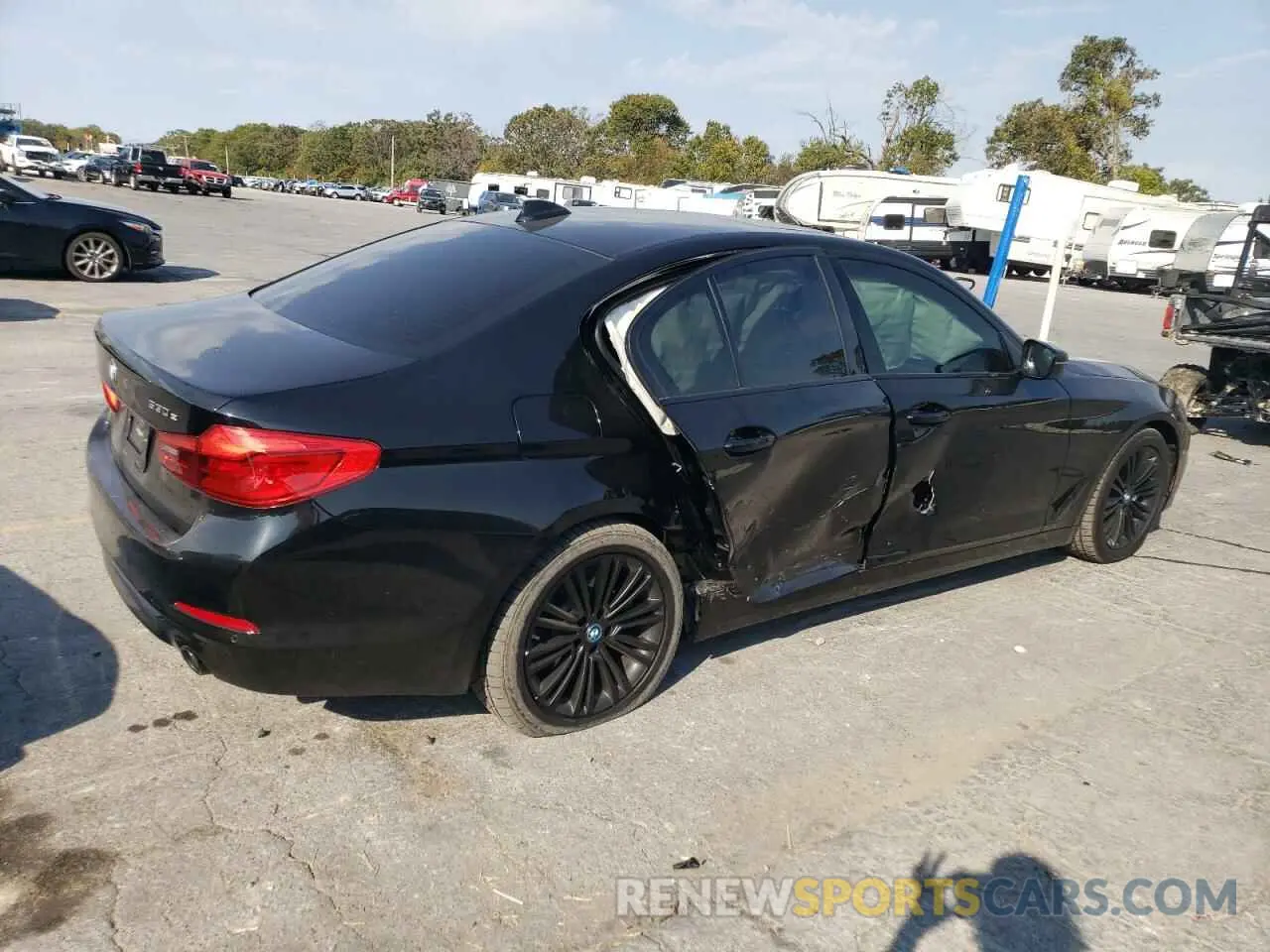 3 Photograph of a damaged car WBAJB1C5XKB376818 BMW 5 SERIES 2019