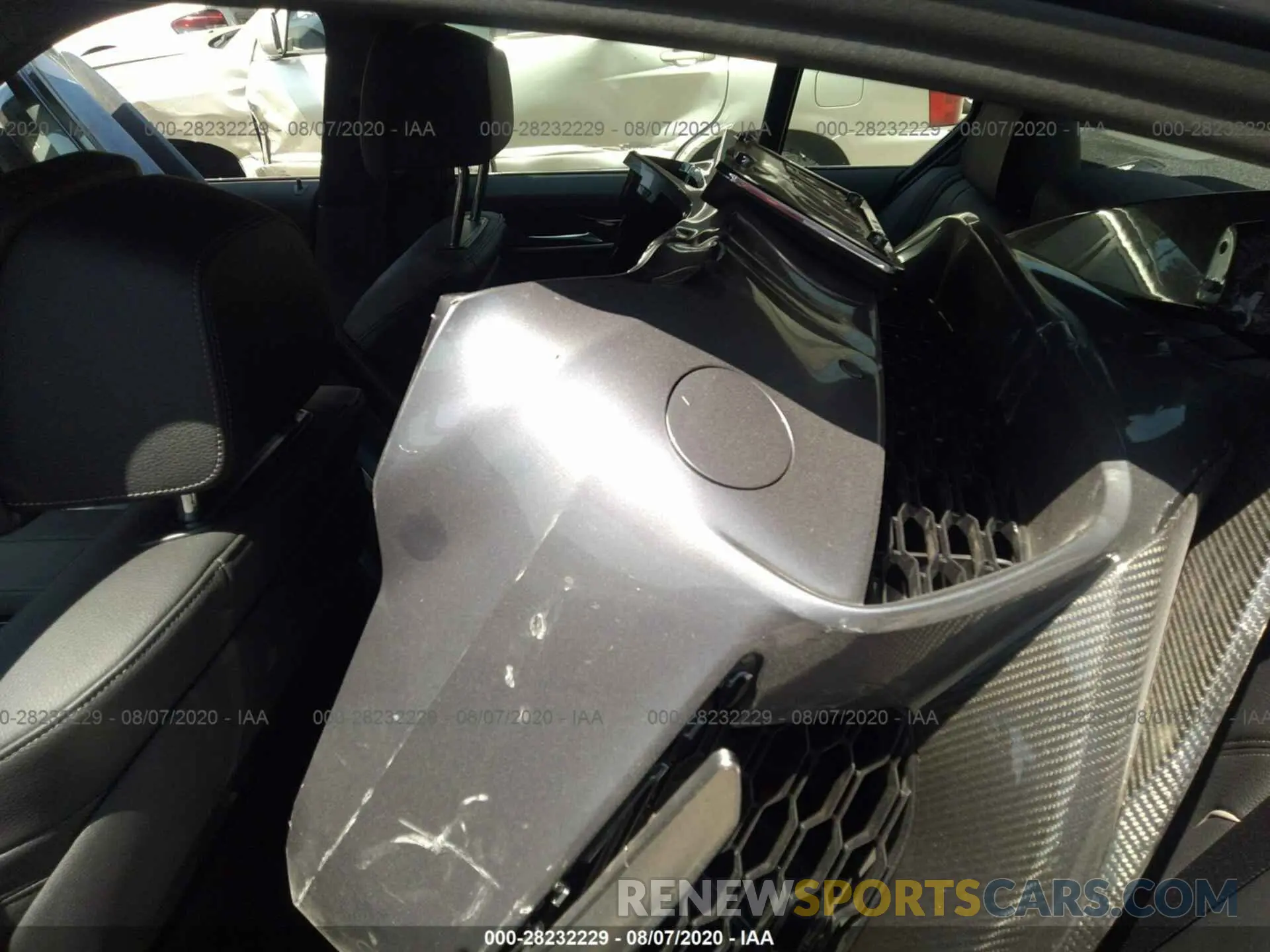 8 Photograph of a damaged car WBAJB9C51KB288870 BMW 5 SERIES 2019