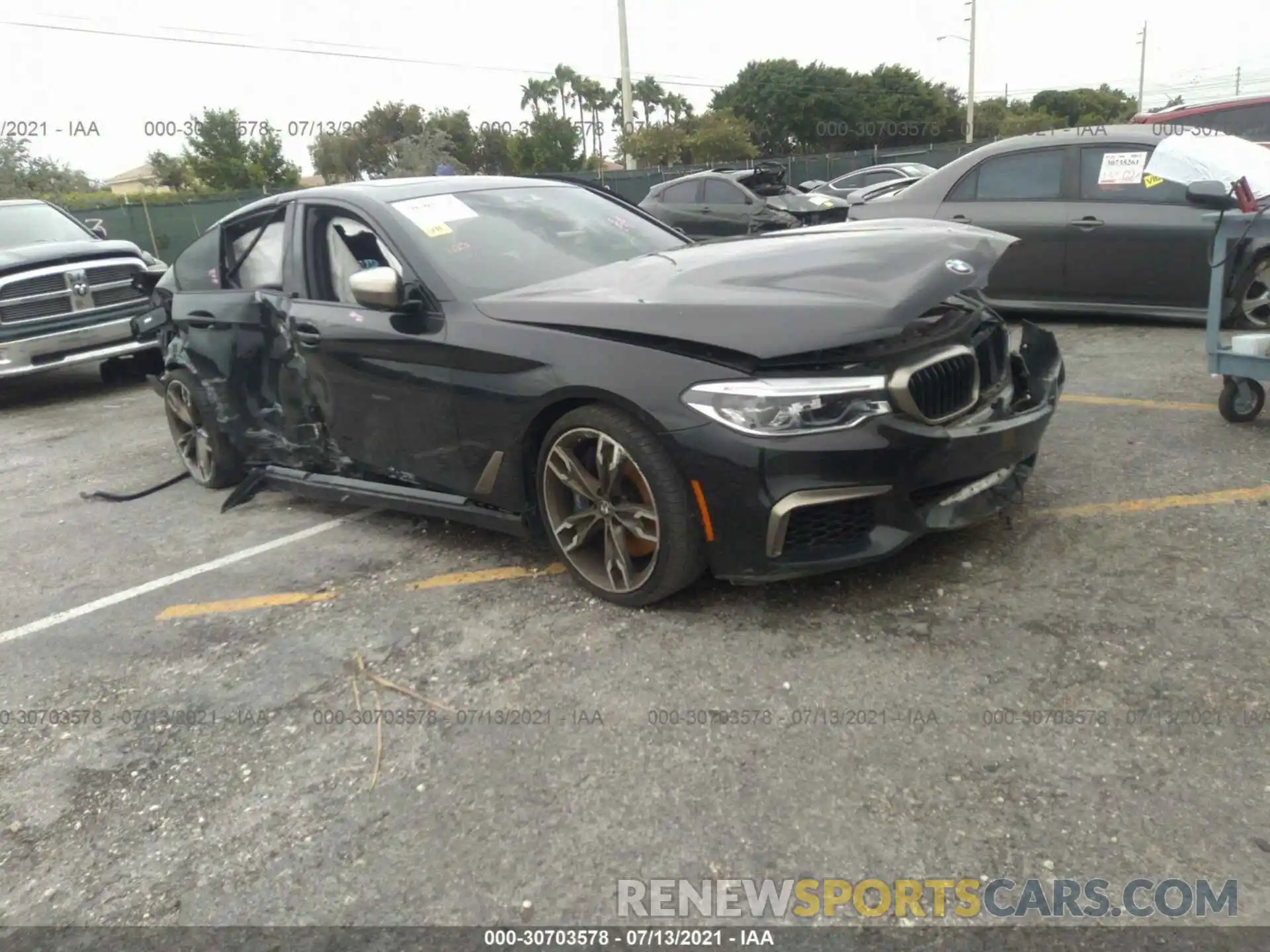 1 Photograph of a damaged car WBAJB9C58KB464040 BMW 5 SERIES 2019