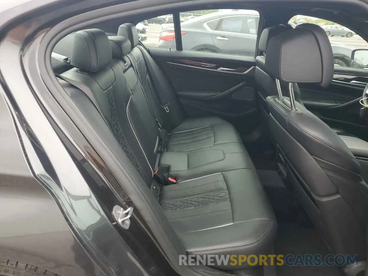 10 Photograph of a damaged car WBAJB9C59KB288809 BMW 5 SERIES 2019
