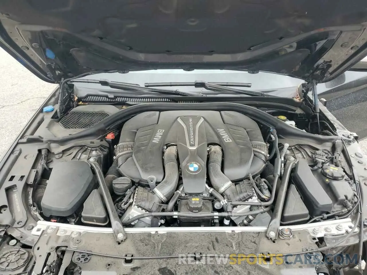 11 Photograph of a damaged car WBAJB9C59KB288809 BMW 5 SERIES 2019