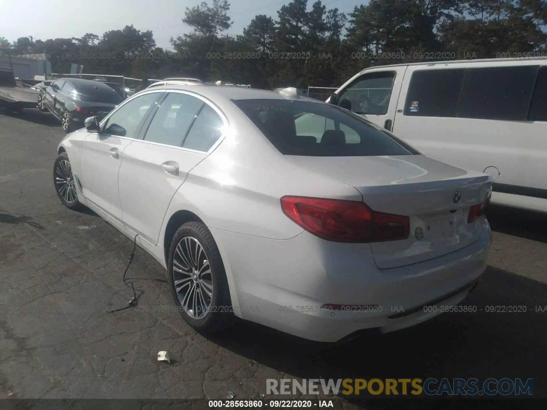 3 Photograph of a damaged car WBAJE5C50KWW15588 BMW 5 SERIES 2019