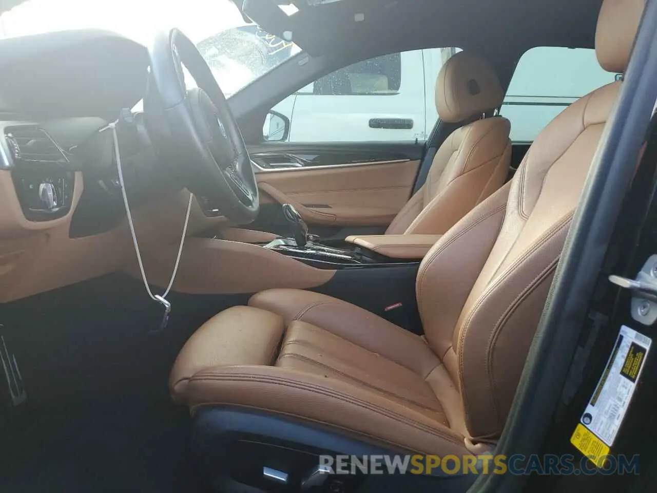 7 Photograph of a damaged car WBAJE5C50KWW35775 BMW 5 SERIES 2019