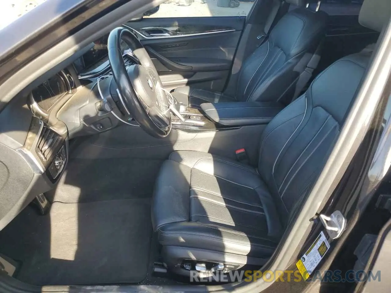 7 Photograph of a damaged car WBAJE5C52KG919337 BMW 5 SERIES 2019