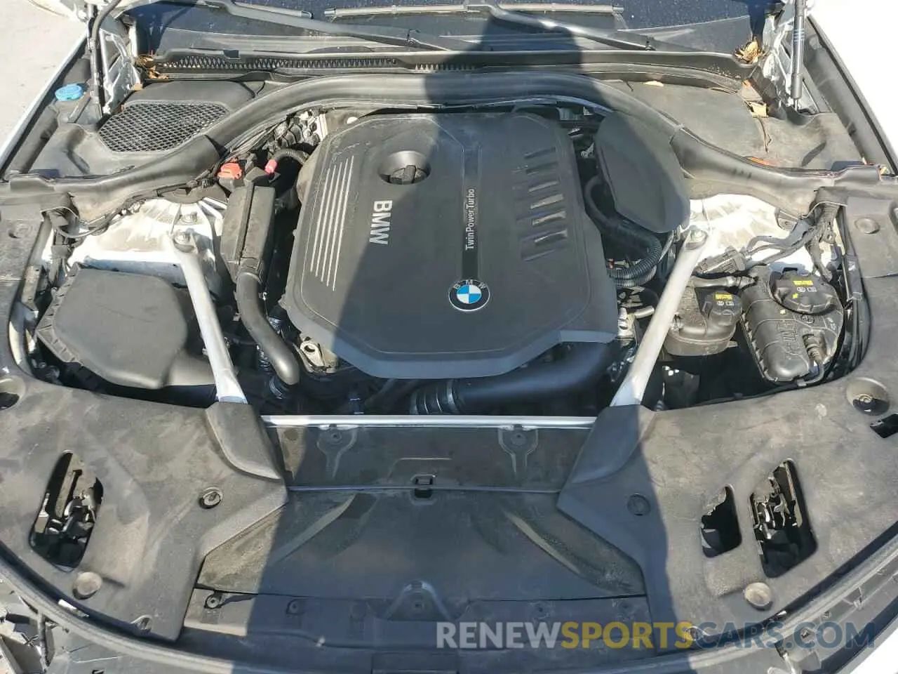 11 Photograph of a damaged car WBAJE5C52KG919676 BMW 5 SERIES 2019
