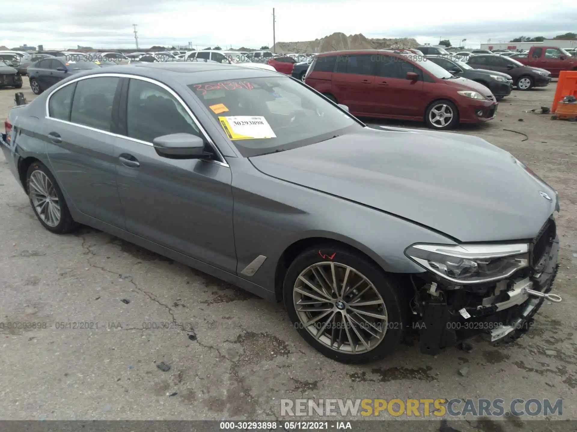 1 Photograph of a damaged car WBAJE5C52KWA98670 BMW 5 SERIES 2019