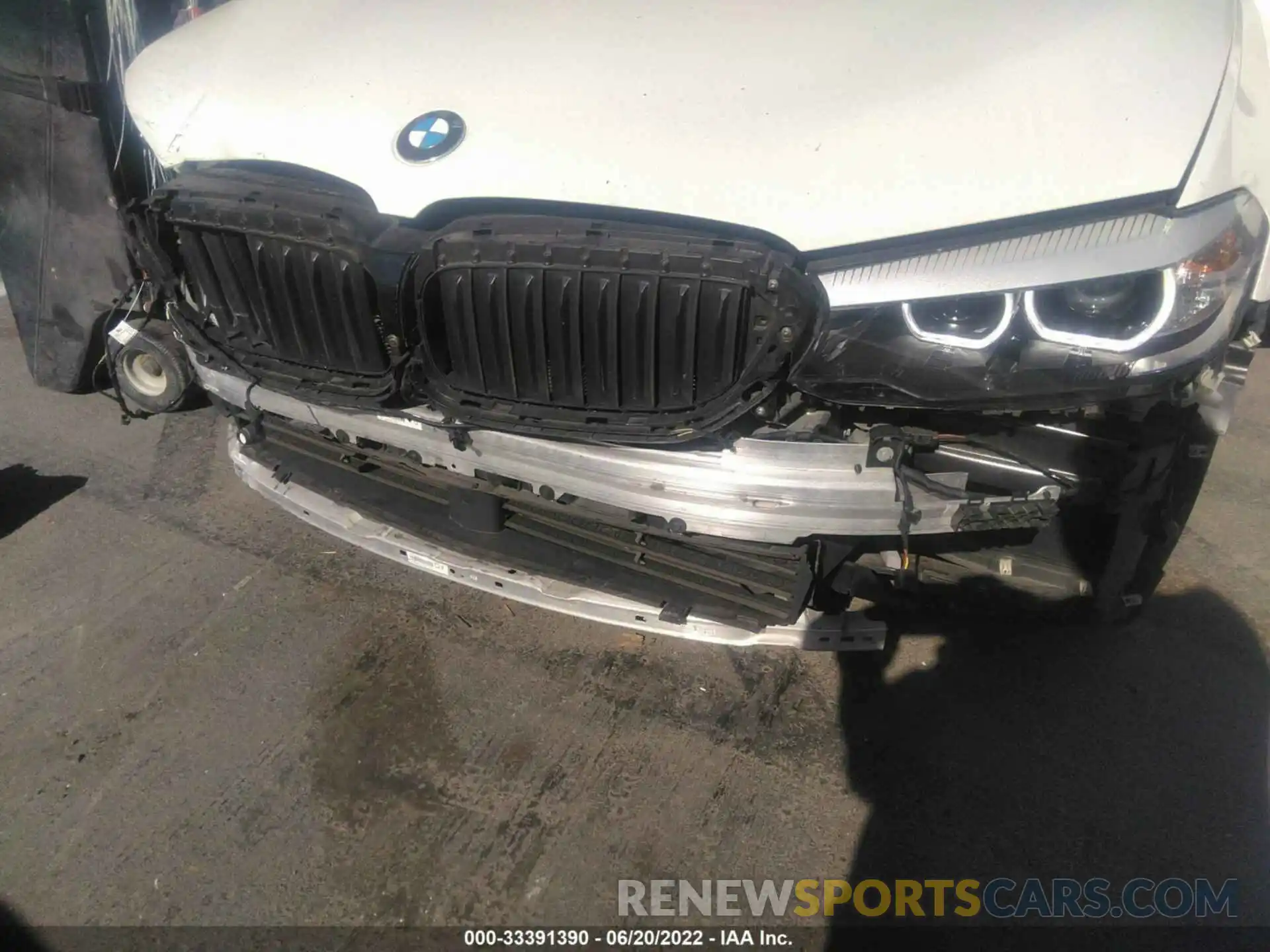 6 Photograph of a damaged car WBAJE5C52KWW03071 BMW 5 SERIES 2019