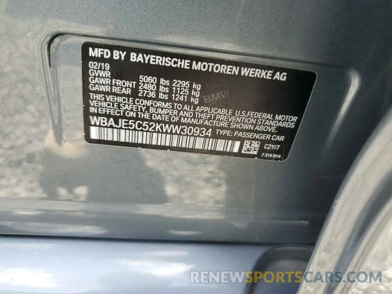 12 Photograph of a damaged car WBAJE5C52KWW30934 BMW 5 SERIES 2019