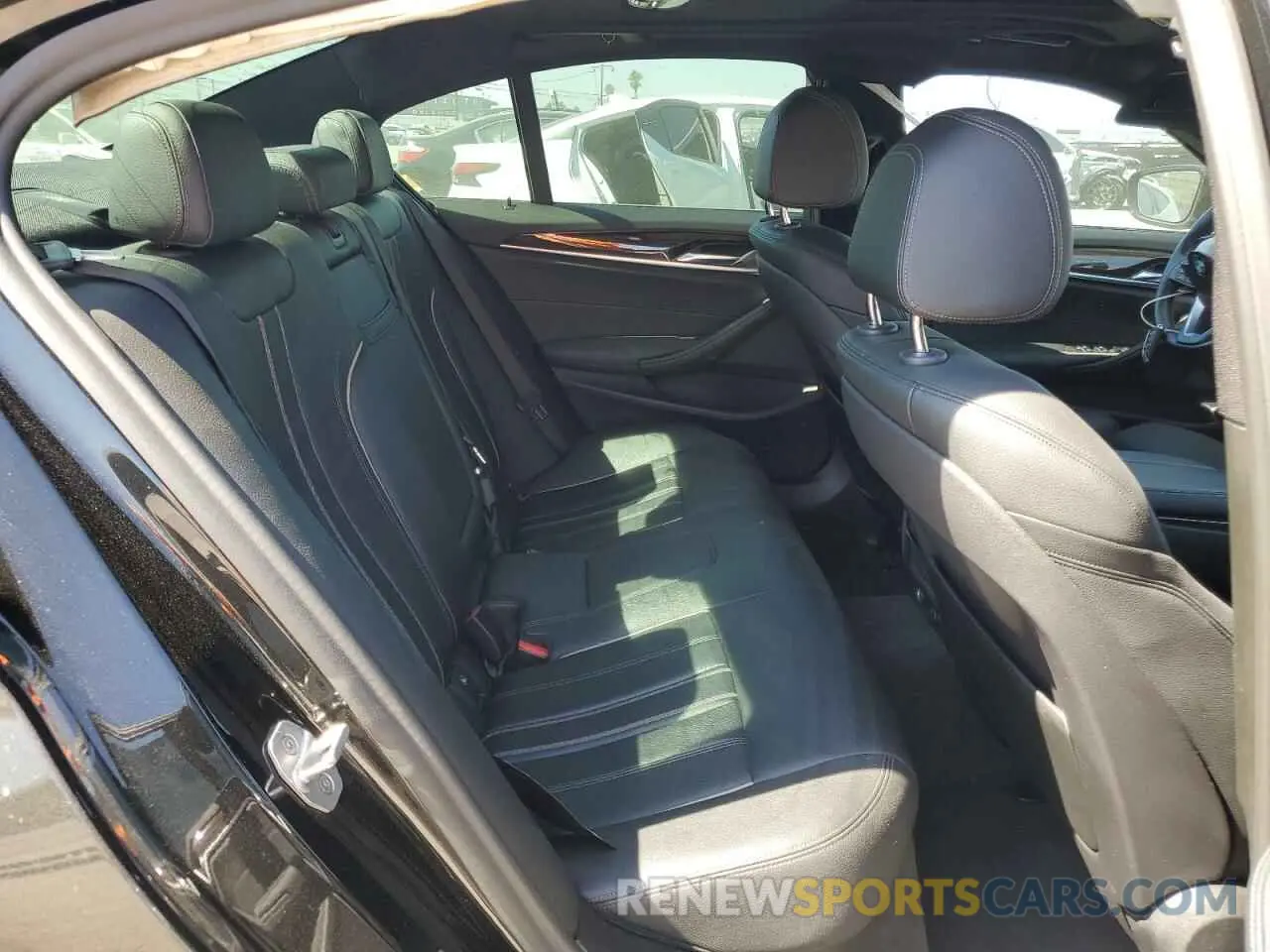 10 Photograph of a damaged car WBAJE5C53KG919766 BMW 5 SERIES 2019